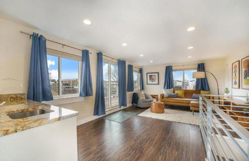 Walk to Broncos Stadium Hot tub & Rooftop - Foto 13