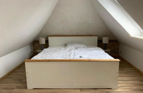 ZWITSCHERNEST Stilvolle helle Ferienwohnung Gästezimmer Monteurwohnung für 1 bis 6 Personen 3 Zimmer 60 qm - Foto 27