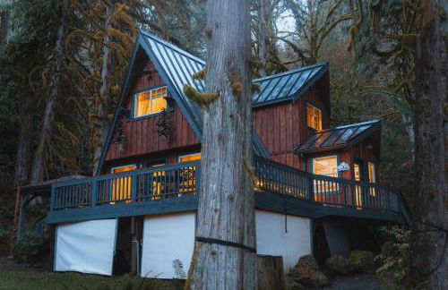 Secluded Forest Cabin with Hot Tub and Private Waterfall - Foto 3