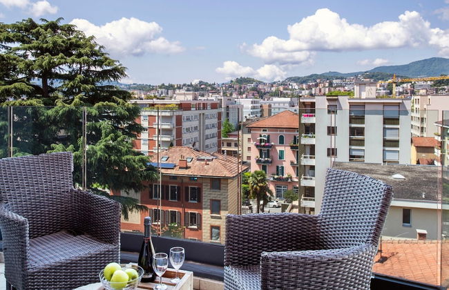 Panoramic Penthouse - Photo 14