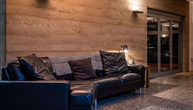 Coin salon dans le hall