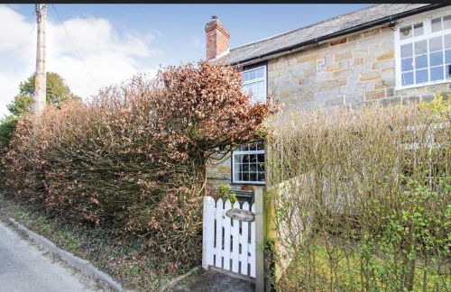 Cheerful, bright, cosy period cottage with hot tub - Foto 17