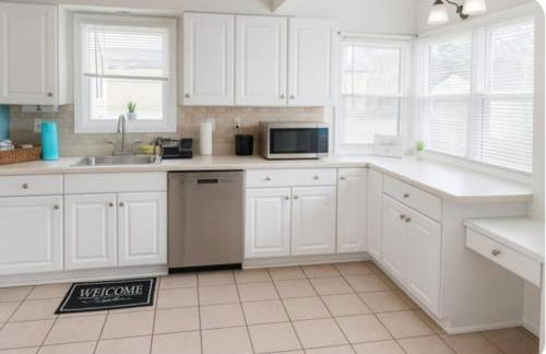 Spacious Three Bedroom Parma Home Sleeps six Near Cleveland - Foto 3