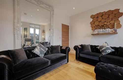 Dove House Wanstead - Stunning 4 Bedroom, 3 Bathroom House with Private Hottub & Gym - Escape London, in Lonon - Foto 23