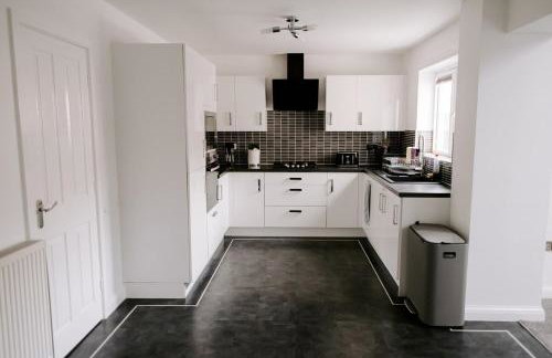 Gadbridge - 3 Bedroom House, parking and garden! - Foto 8