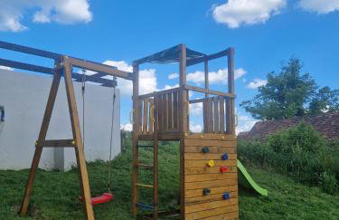 Deja View - Photo 19