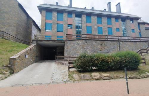 Ventanal de Saras Petfriendly Garaje Trastero y Chimenea - Arafita Apartamentos - Photo 16