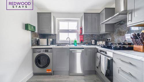 Centrally Located Serviced Apartments in Aldershot Town Centre, Free WiFi By Redwood Stays - Foto 4, stove, pet friendly, toaster, minibar