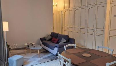 St Nectaire- Appartement Terrasse Privée- 4 personnes - Foto 5, wardrobe