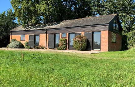 Hayloft Cottage - Dog Friendly With Private Garden - Photo 21