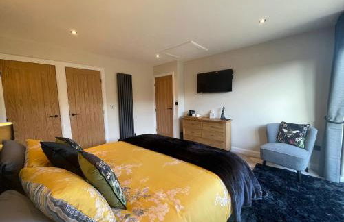 Bumblebee Barn, Luxury contemporary holiday home - Photo 4