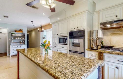 Pool, Hot Tub and Pool Table! Grand Home in Tomball - Foto 16