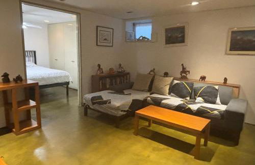 Cozy and Comfy Cellar - Foto 3