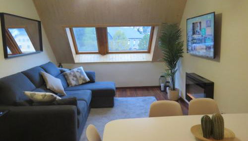 Ático Dúplex reformado con vistas a la montaña - Foto 2