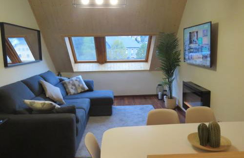 Ático Dúplex reformado con vistas a la montaña - Foto 2