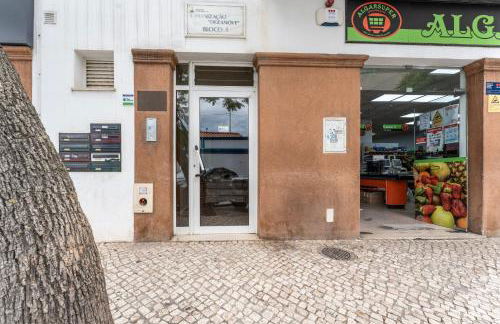 Peaceful 1 BDR Apartment W/ Balcony by LovelyStay - Foto 22