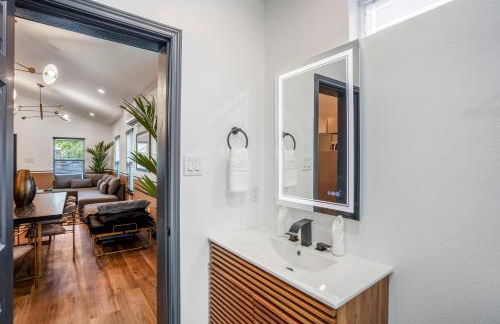 HTX Ultra Chiic Suite #1 - Photo 31