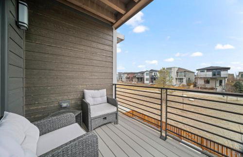 Rooftop Sunset Escape BBQ & Billiards Sleeps 8 - Foto 23