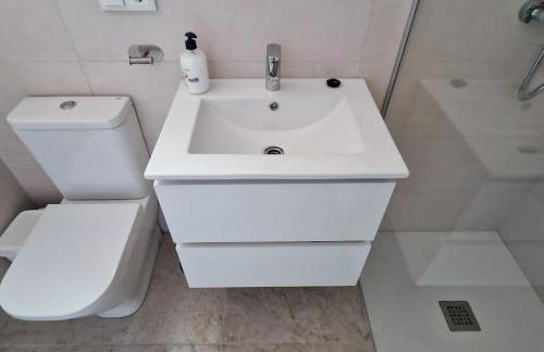 Seafront House,Sea Views,Pool and BBQ, Airport 10 mns - Photo 44