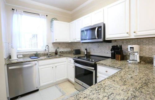 Stylish Sanctuary King Beds Upscale Condo - Foto 16