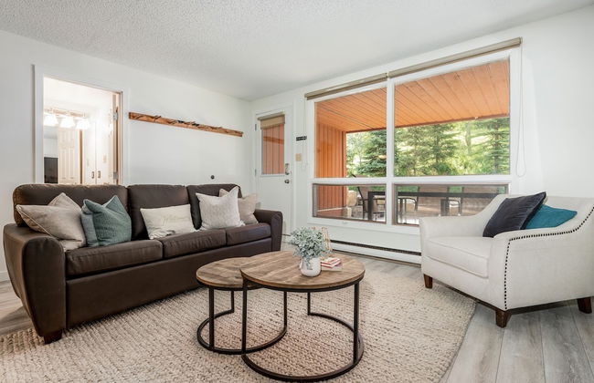 Fully RENOVATED Studio | Ski In/Out: Closest Condo to Lift | Pool & Hot Tubs - Photo 8