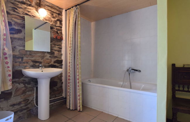 Authentic Holiday Home in Gouvy near Forest - Photo 21