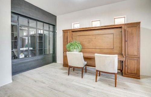 Relax Poolside! Home 6 Mi to Camelback Ranch - Foto 18