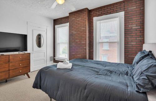 Cozy Renovated 19th Century Home, 5 Min to OSU! 3 Bedroom Home by Paula - Foto 24