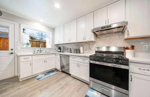 4BR Lux Los Gatos Home: Style & Comfy - Foto 23