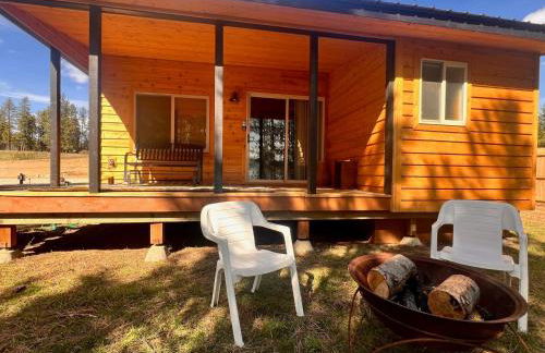 Rustic 1 bd 1 ba Cabin at New Waitts Lake Resort - Foto 5