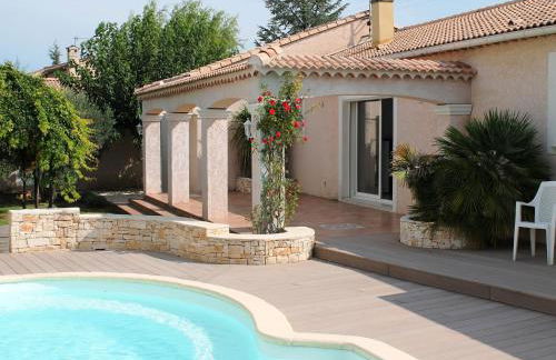 Villa in Languedoc with Pool near Historic Cities - Foto 4