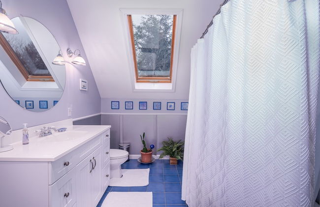 Classic Stowe Ski 3 Bedroom Chalet by RedAwning - Photo 31