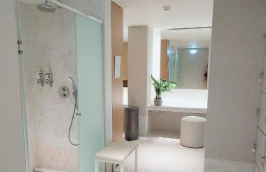 Bayline- Beachfront and Pool - Photo 26