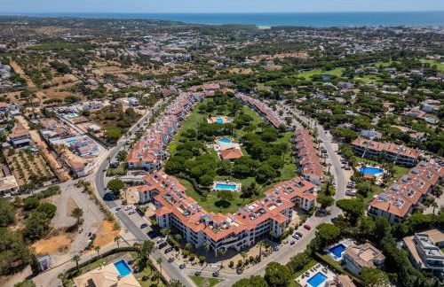 5 star Luxury SevenPines apartment with large balcony and 3 communal pool - Foto 48