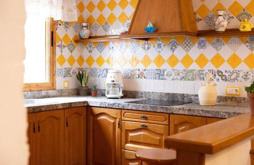 Villa en Valencia, piscina privada y metro 500m - Foto 34