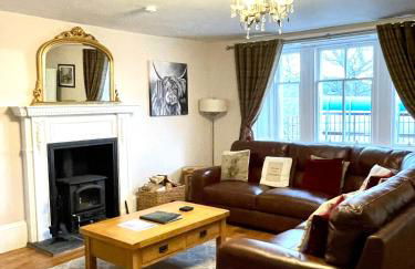 Balmeadowside Farmhouse with Hot Tub - Foto 18