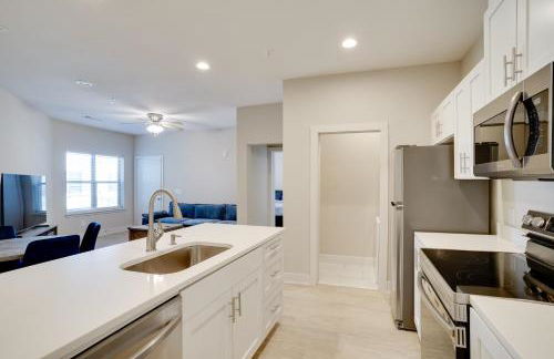 Pool Access, 1 Mi to Shops and Eats Crowley Rental - Foto 2