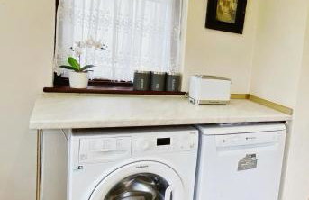 Barking London House sleeps 12 - parking - train tube - airport - Foto 32