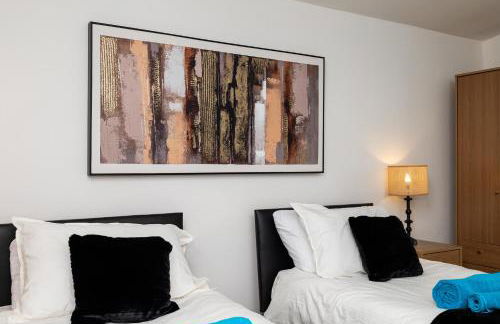 3 Bed House with Driveway- by Holiday Homes - Foto 9