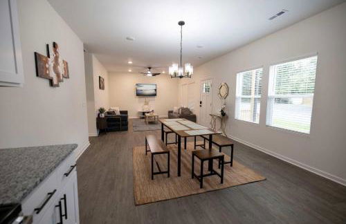 4 Min to Downtown - 10 Min to Elon - Washer and Dryer - Foto 31