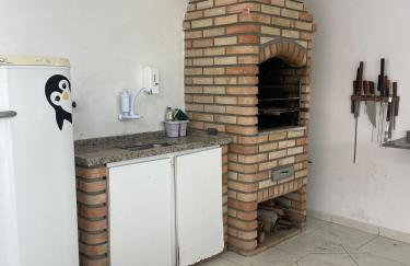 Casa com Piscina, Churrasqueira e Quartos amplos - Foto 23