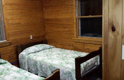 Charming Cabin Rental with Private Front Deck near Bangor, Maine - Foto 4