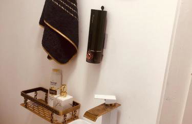 London Central 4 bed House with Garden - Photo 16