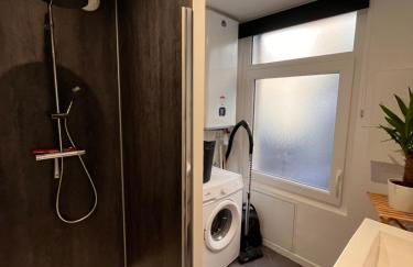 Beau Loft room proche mont saint Michel jaccuzi illimité en plein centre Avranches - Foto 23