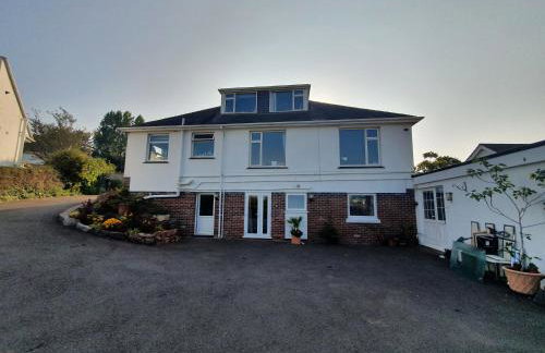 Lovely private studio room with own kitchen and bathroom. Set in the popular area of Shiphay in Torquay and only a short walk from Torbay Hospital - Foto 11