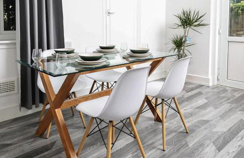 3-Bed Cottage Sleeps 8 Walk to Thames Garden - Foto 23