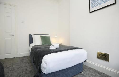 North Road By N And N Stays, perfect for contractor and corporate stays, Long Stays welcome, Free on street parking, WIFI, Near Gloucester Road - Foto 37