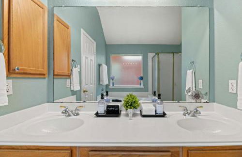 Relaxing 3BR 2BA Oasis - Hot Tub & 5 Beds! - Foto 1