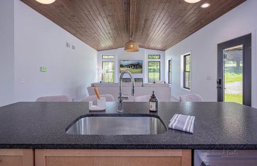 Galena Spring Escape - Hot Tub & Cozy Nights - Foto 20