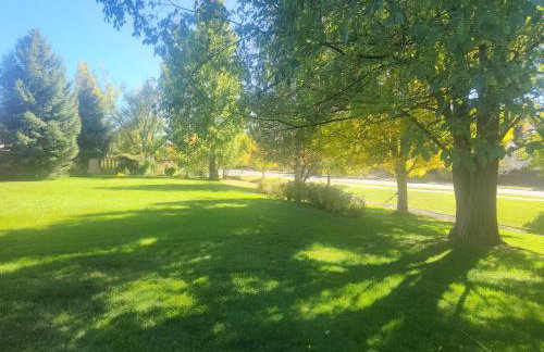 Happy Home - Cozy Retreat With Deck Near Downtown Carbondale - Foto 23